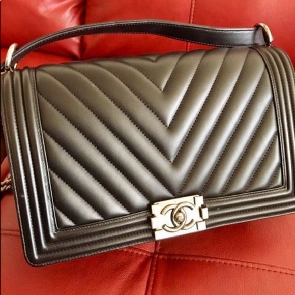 CHANEL Handbags - AUTHENTIC WOMENS MEDIUM CHANEL BOY BAG